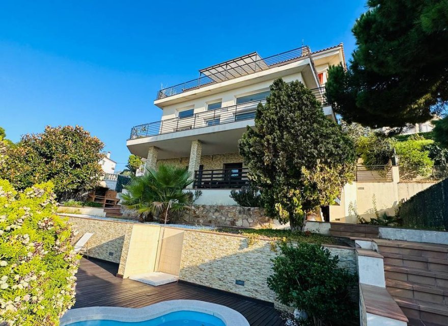 Resale - Villa - Lloret de Mar