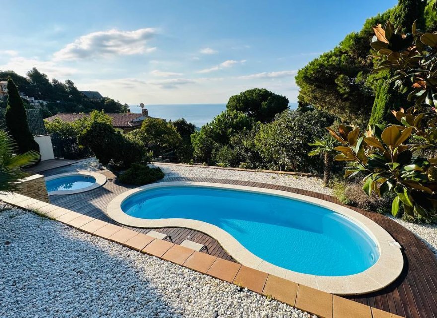 Resale - Villa - Lloret de Mar