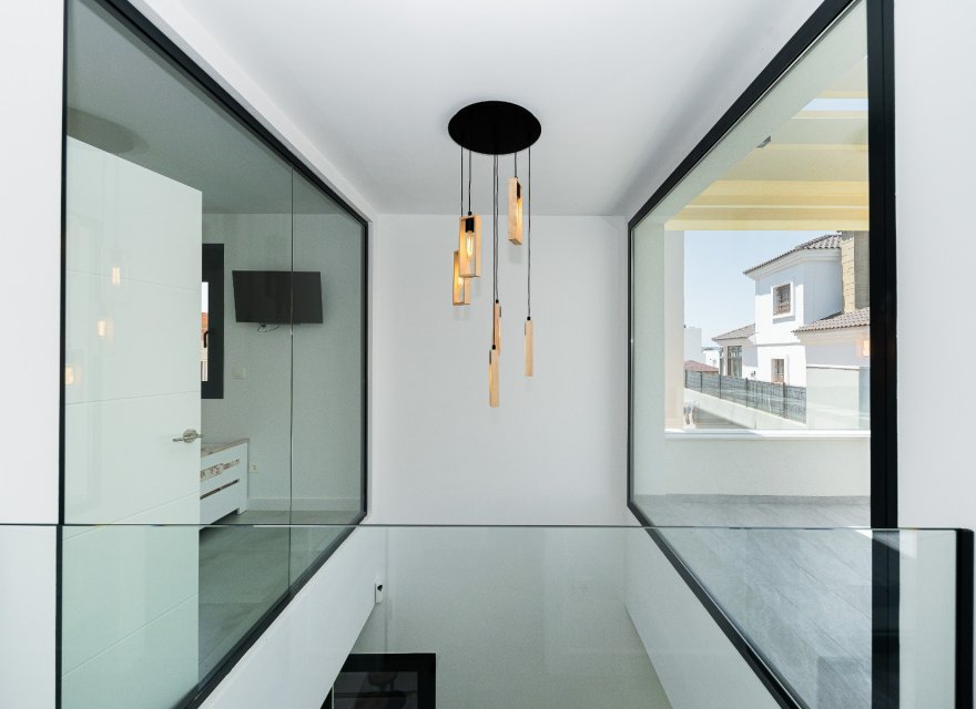 Resale - Villa - Los Montesinos