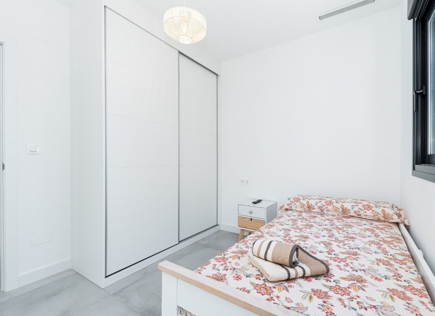 Resale - Villa - Los Montesinos