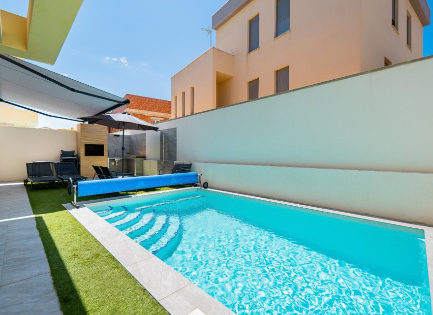 Resale - Villa - Los Montesinos