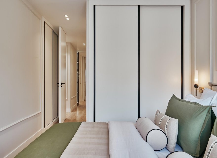 Resale - Villa - Madrid