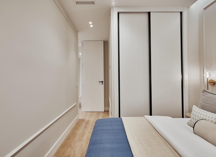 Resale - Villa - Madrid