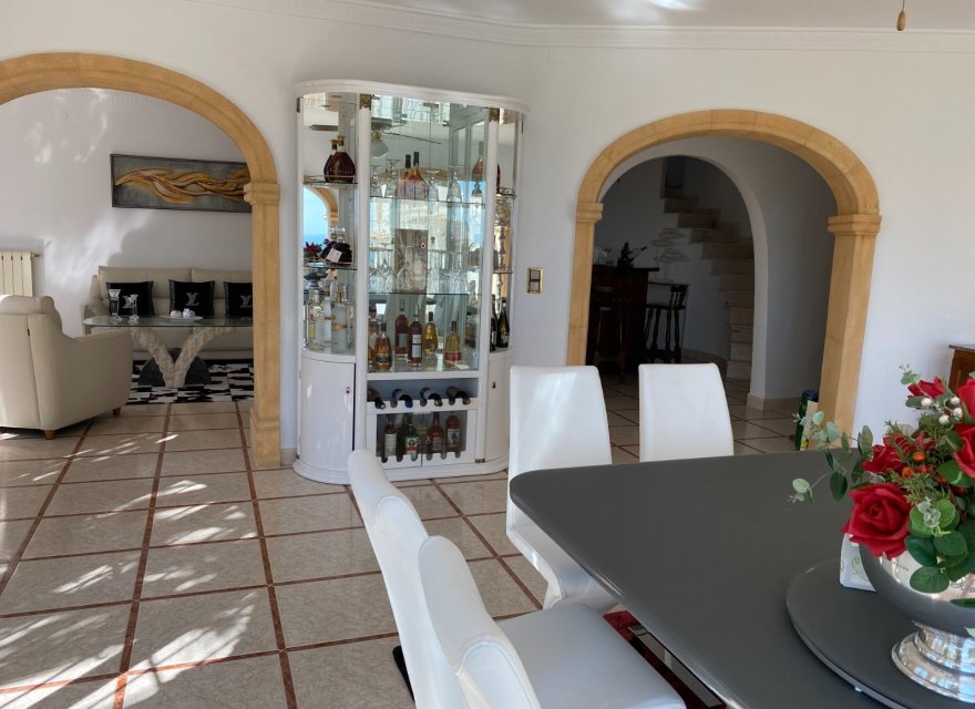 Resale - Villa - Moraira