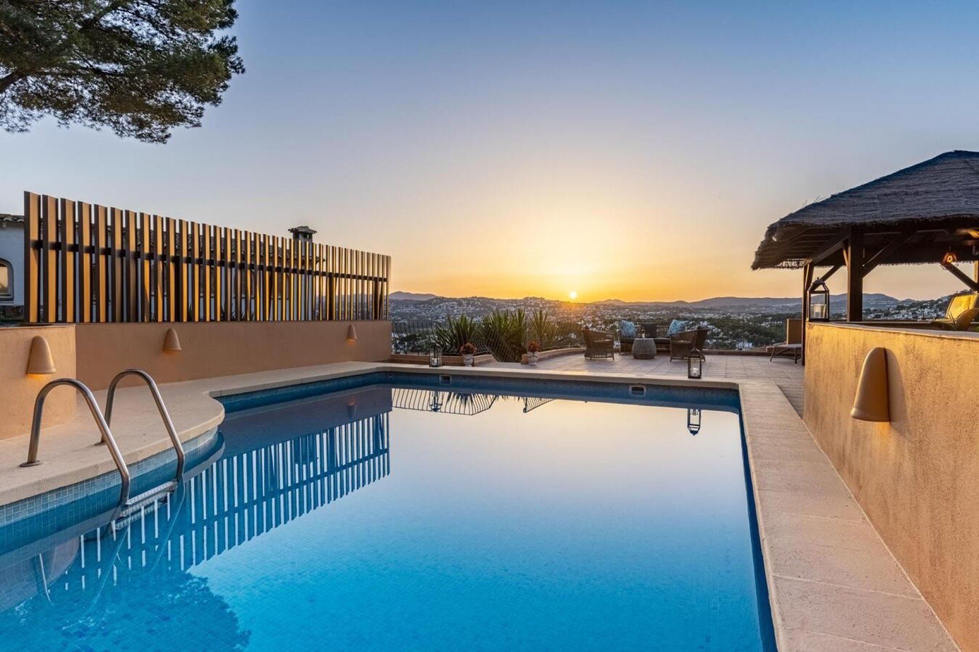 Resale - Villa - Moraira