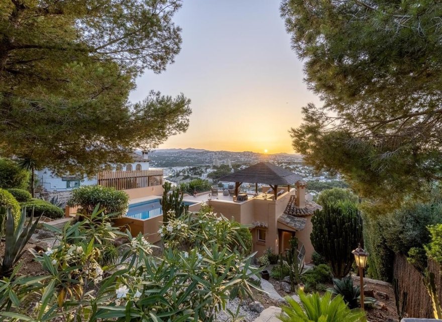 Resale - Villa - Moraira