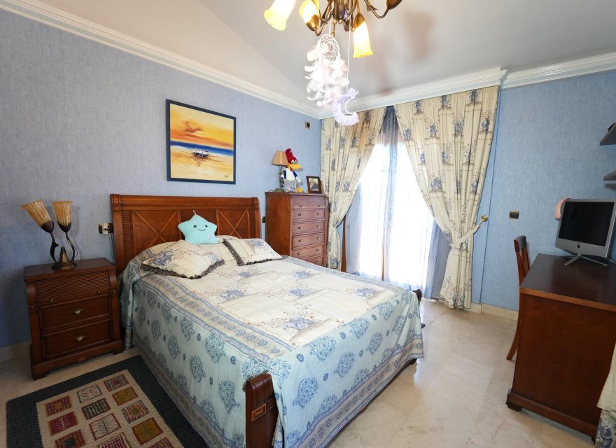 Resale - Villa - Orihuela Costa - Campoamor