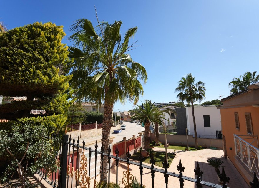 Resale - Villa - Orihuela Costa - Campoamor
