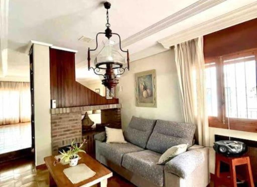 Resale - Villa - Orihuela Costa - Campoamor