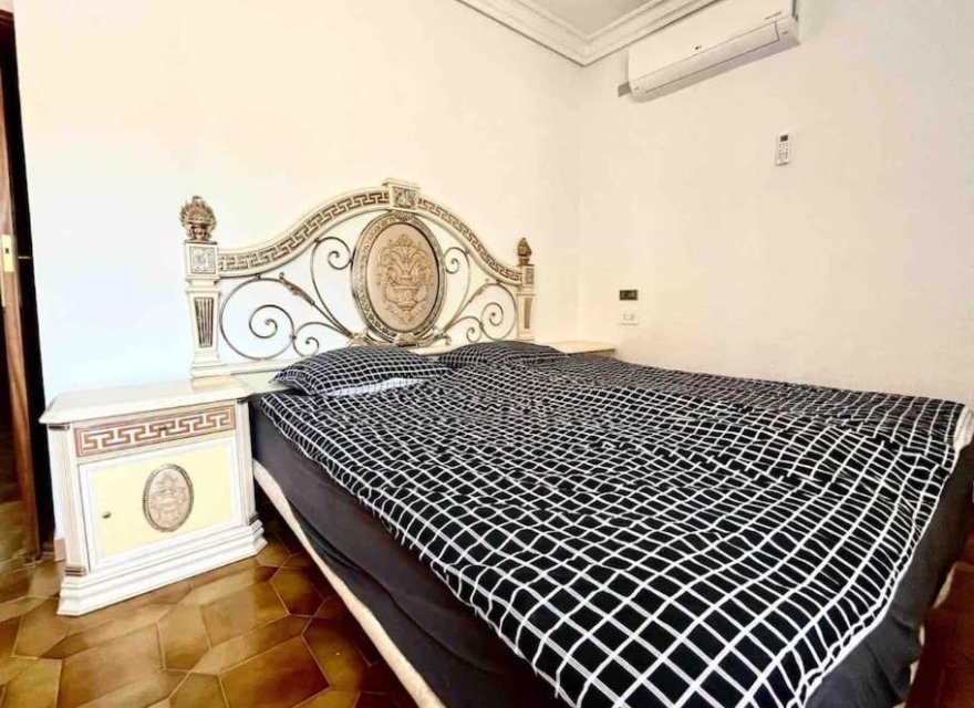 Resale - Villa - Orihuela Costa - Campoamor