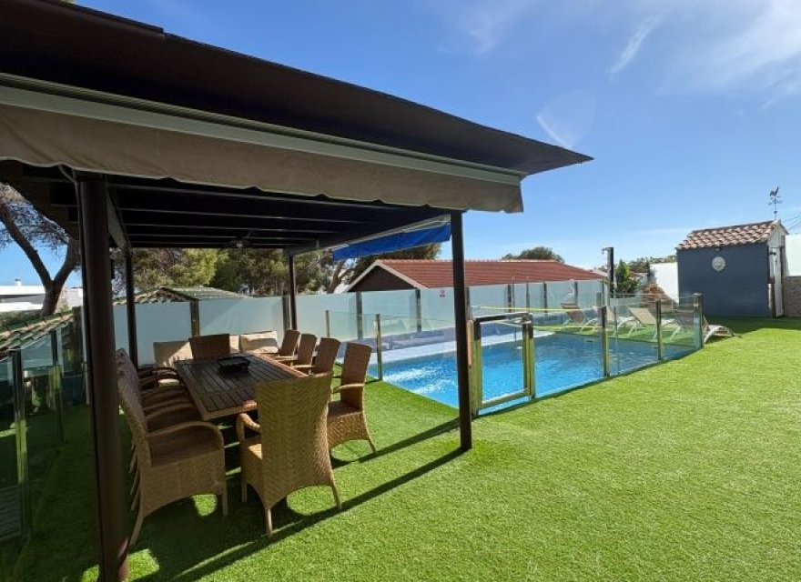 Resale - Villa - Orihuela Costa - Costa Blanca