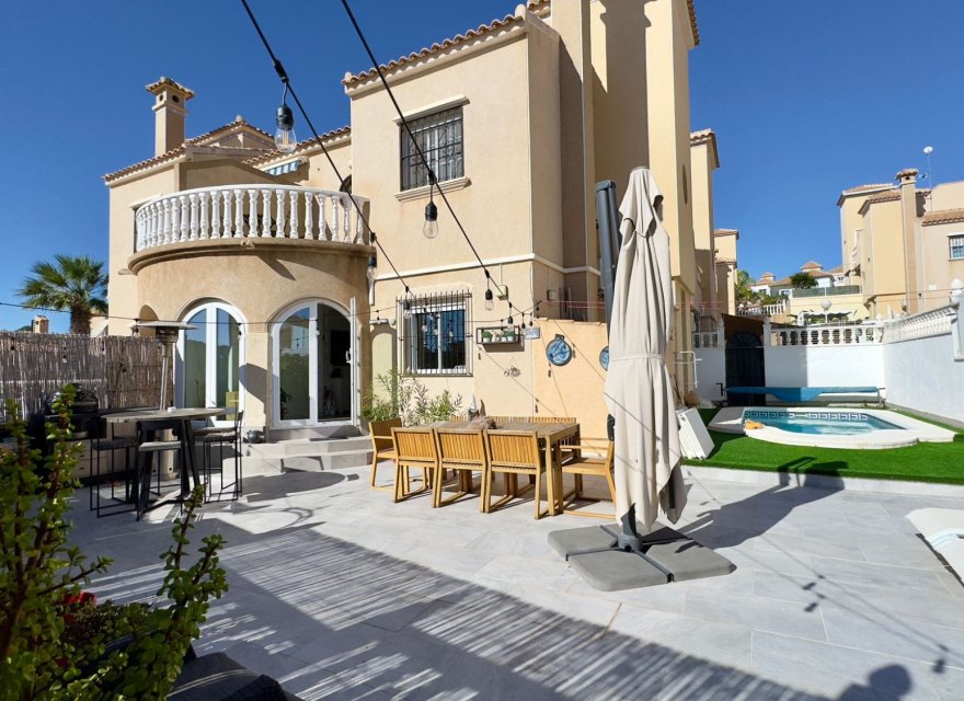 Resale - Villa - Orihuela Costa - Costa Blanca