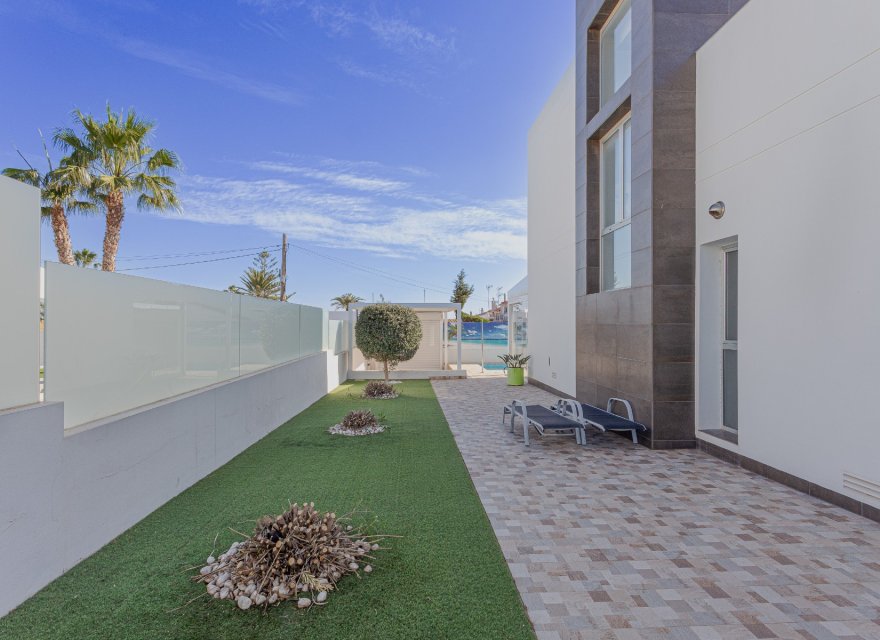 Resale - Villa - Orihuela Costa - Costa Blanca