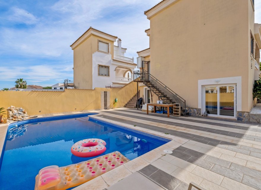 Resale - Villa - Orihuela Costa - Costa Blanca