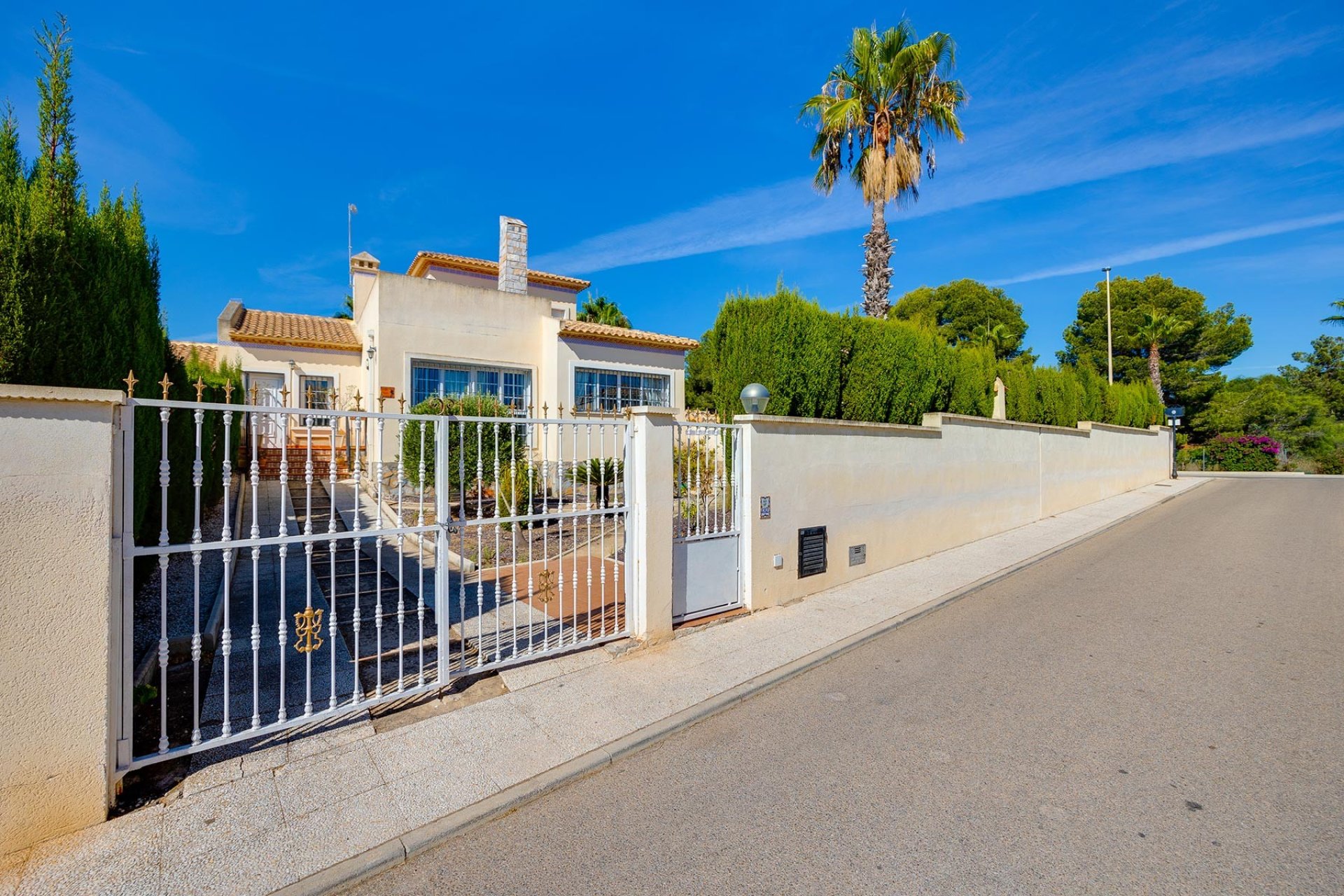 Resale - Villa - Orihuela Costa - Costa Blanca