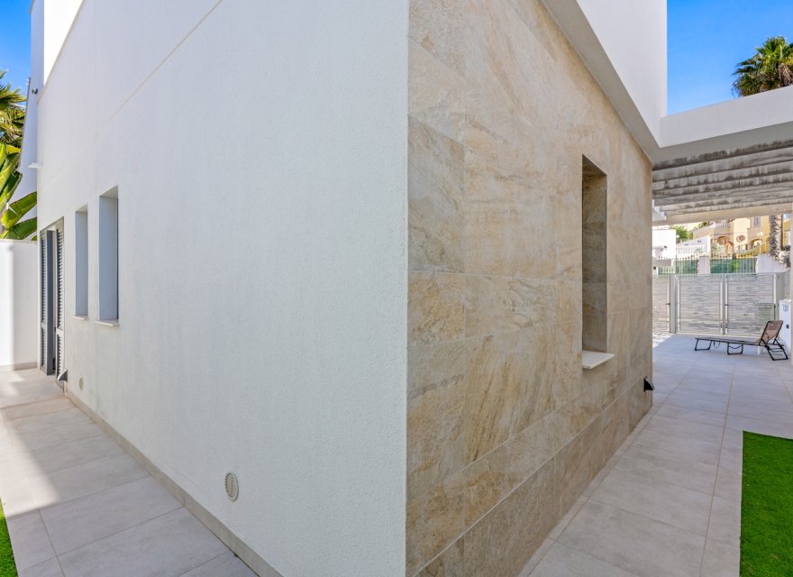 Resale - Villa - Orihuela Costa - Costa Blanca