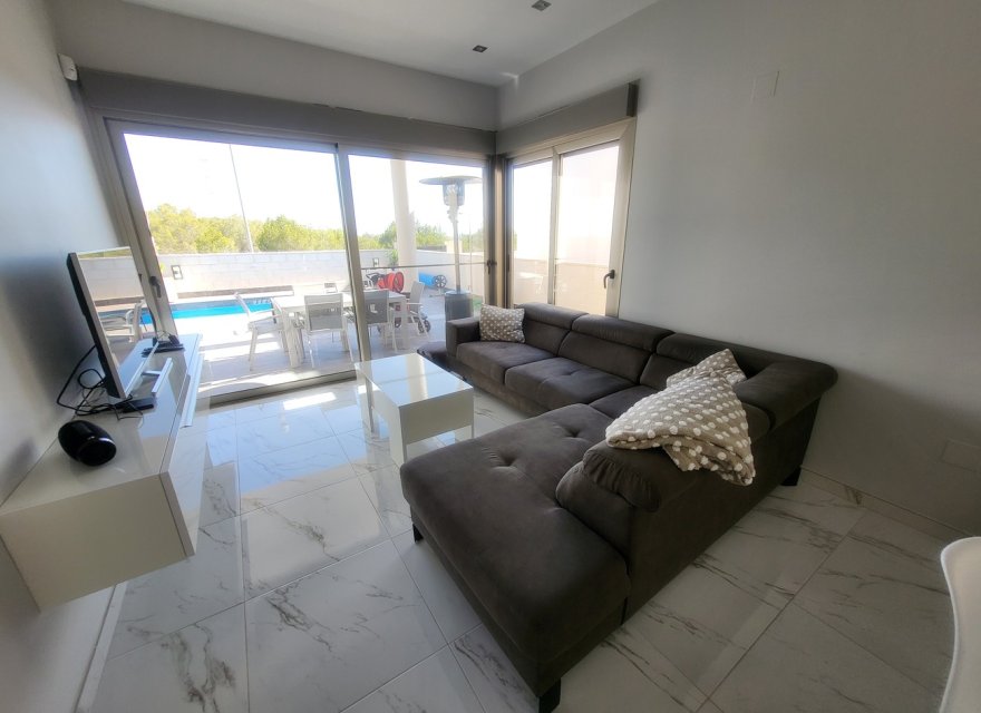 Resale - Villa - Orihuela Costa - Costa Blanca