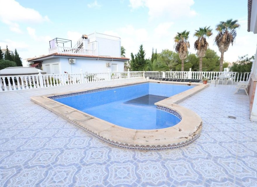 Resale - Villa - Orihuela Costa - Costa Blanca
