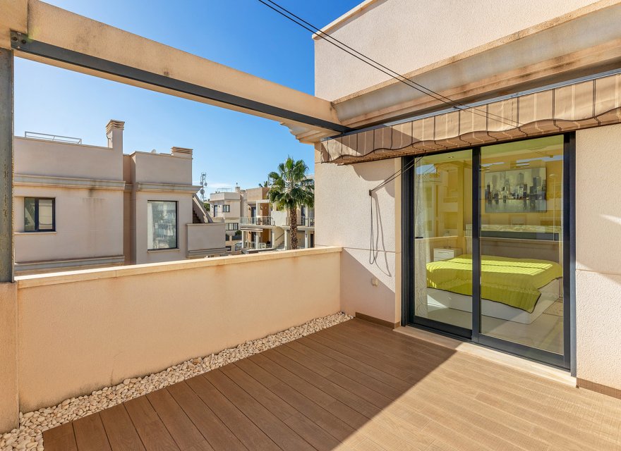 Resale - Villa - Orihuela Costa - La Zenia