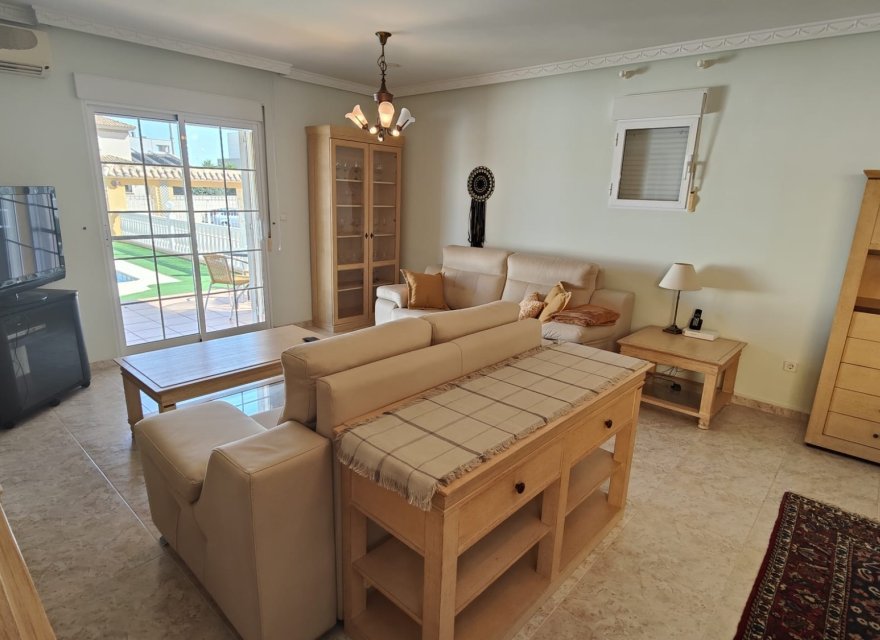 Resale - Villa - Orihuela Costa - La Zenia