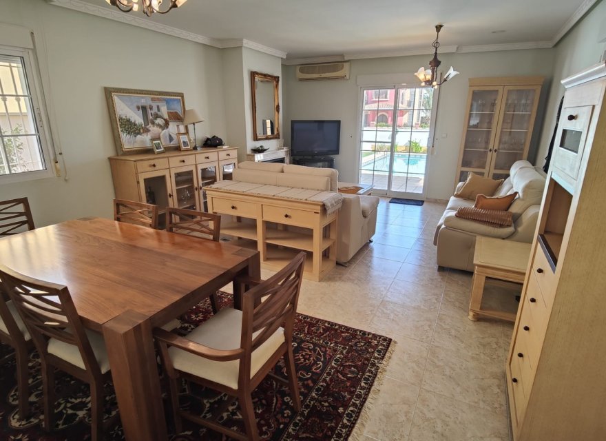 Resale - Villa - Orihuela Costa - La Zenia