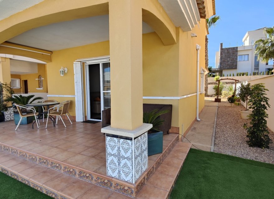 Resale - Villa - Orihuela Costa - La Zenia