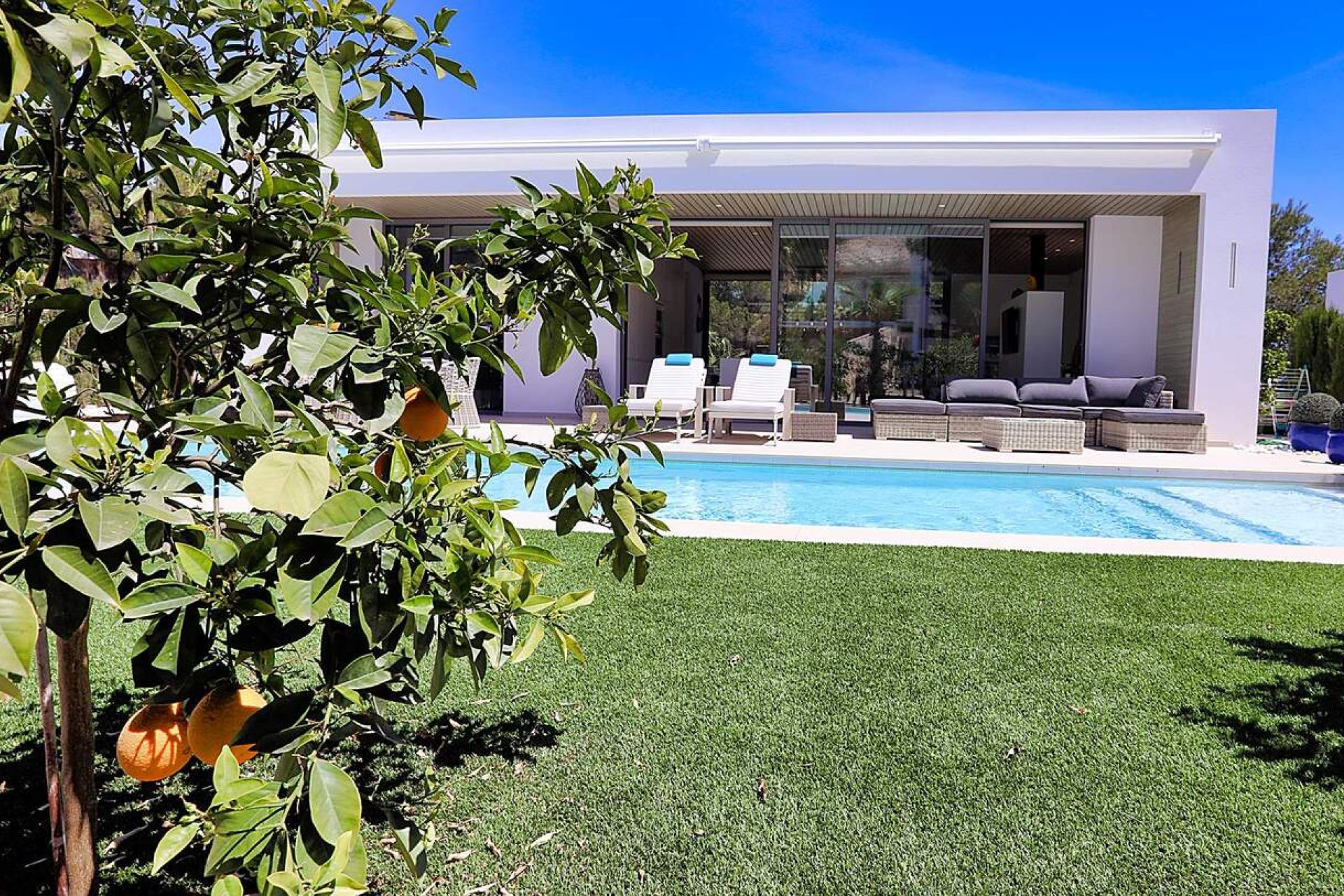 Resale - Villa - Orihuela Costa - Las Colinas Golf