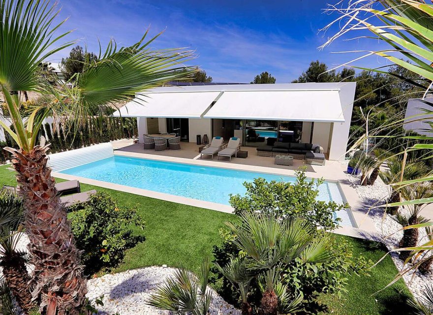 Resale - Villa - Orihuela Costa - Las Colinas Golf