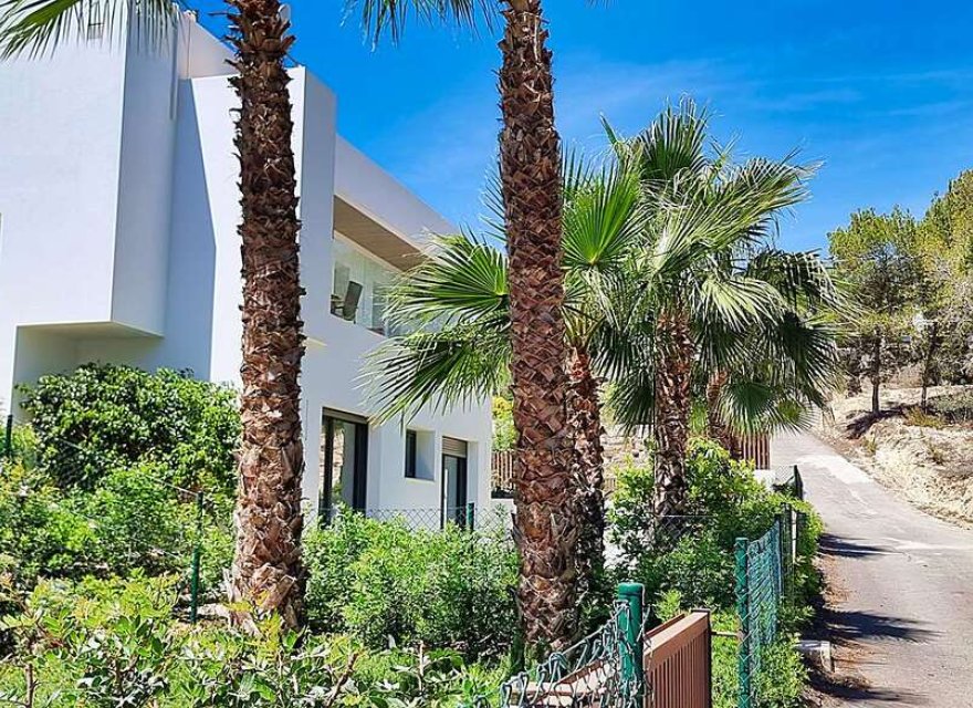 Resale - Villa - Orihuela Costa - Las Colinas Golf