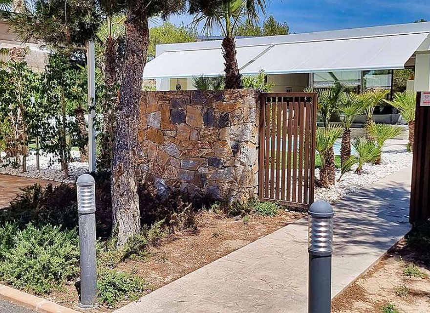 Resale - Villa - Orihuela Costa - Las Colinas Golf