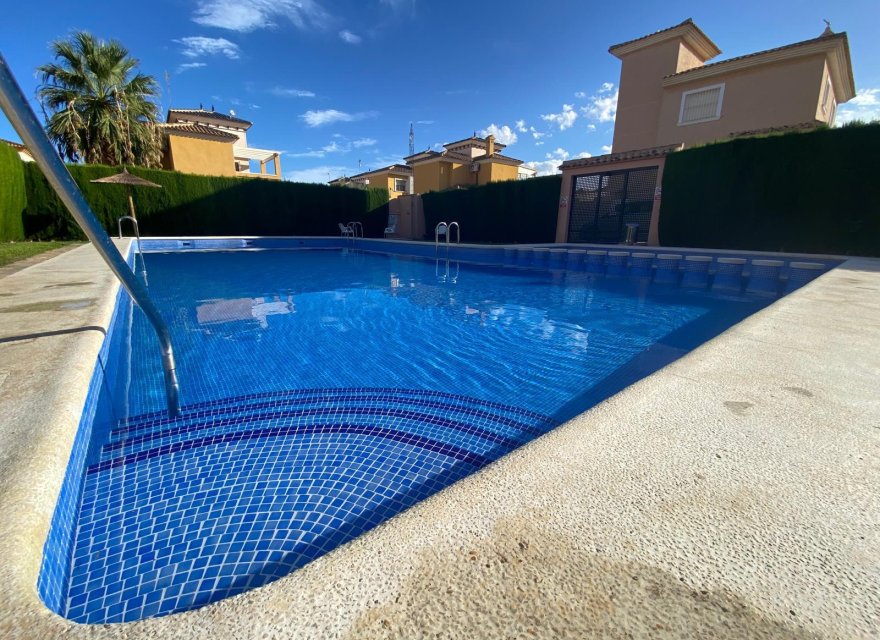 Resale - Villa - Orihuela Costa - Los Altos