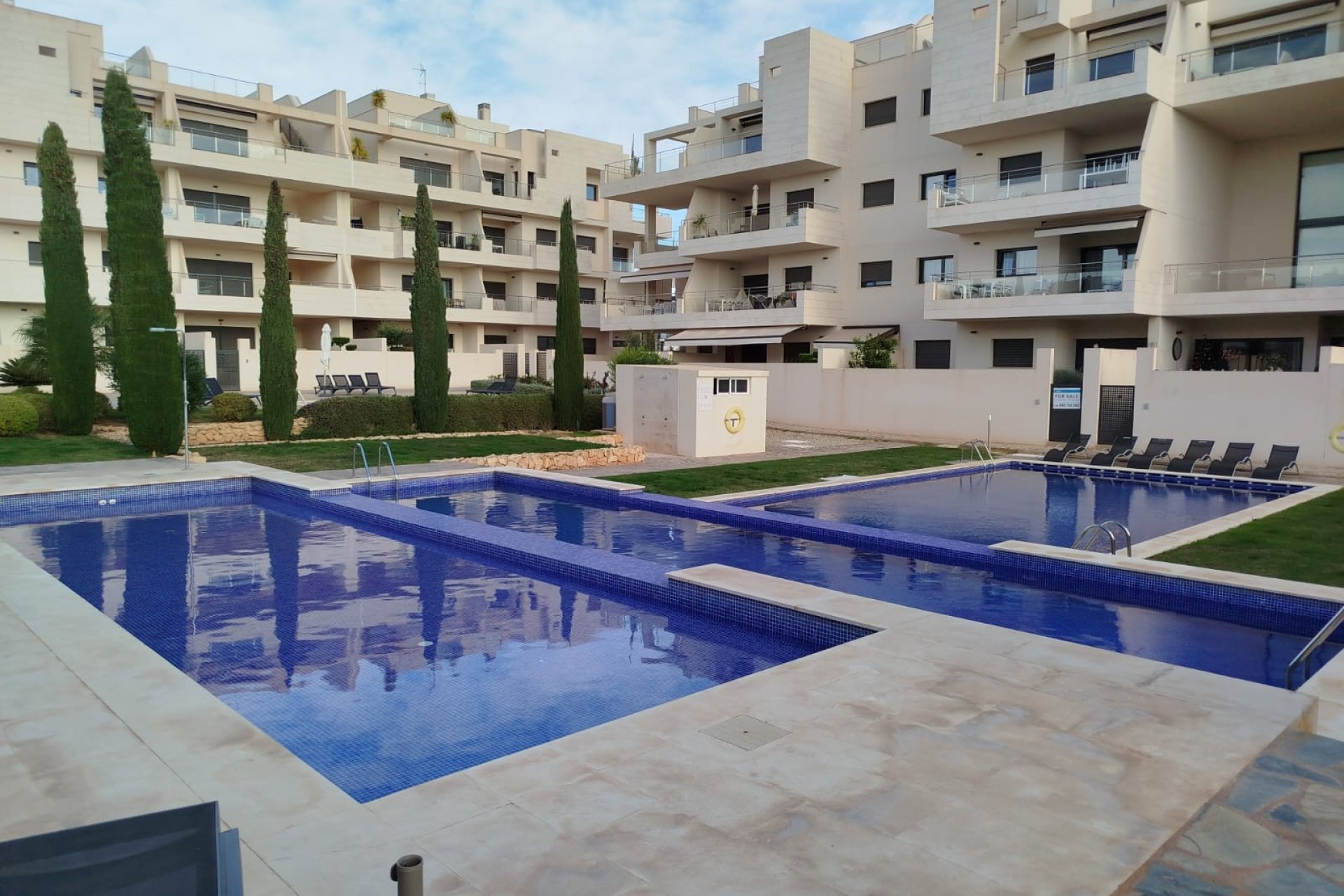 Resale - Villa - Orihuela Costa - Los Dolses