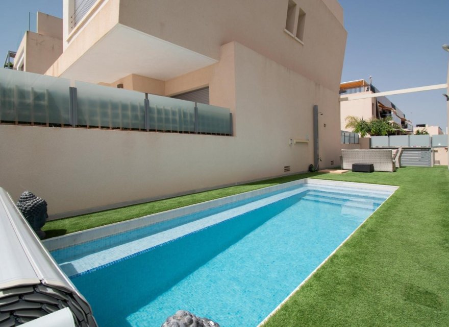 Resale - Villa - Orihuela Costa - Mil Palmeras