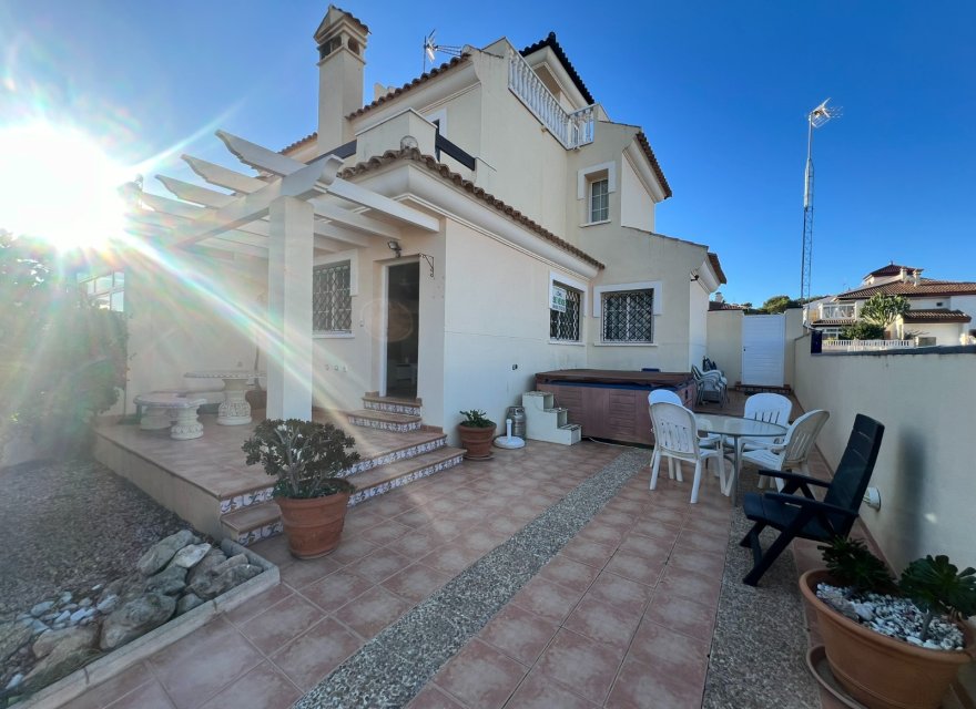 Resale - Villa - Orihuela Costa - Mil Palmeras