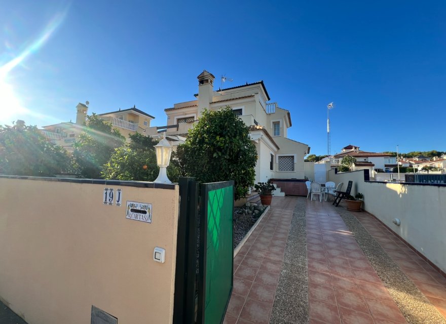 Resale - Villa - Orihuela Costa - Mil Palmeras