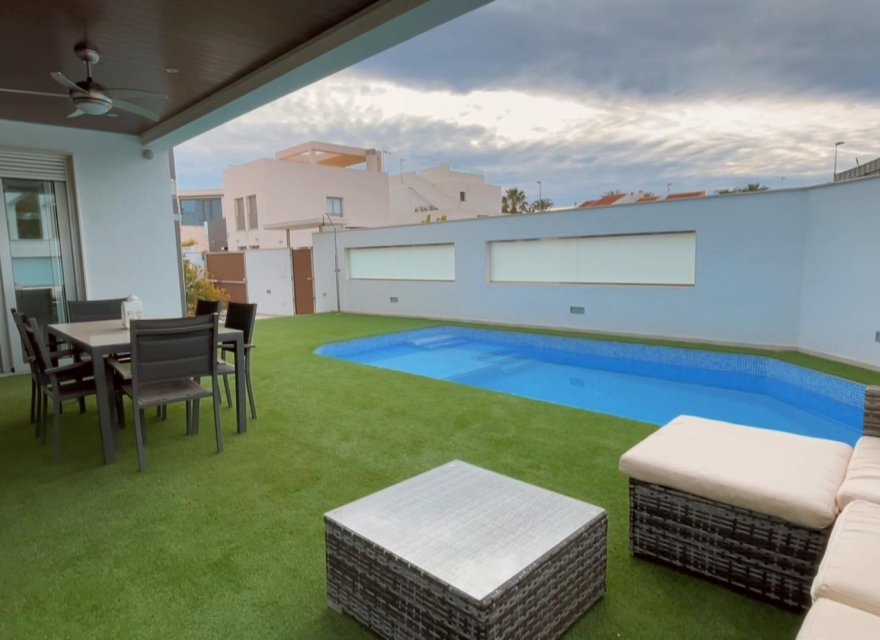 Resale - Villa - Orihuela Costa - Mil Palmeras