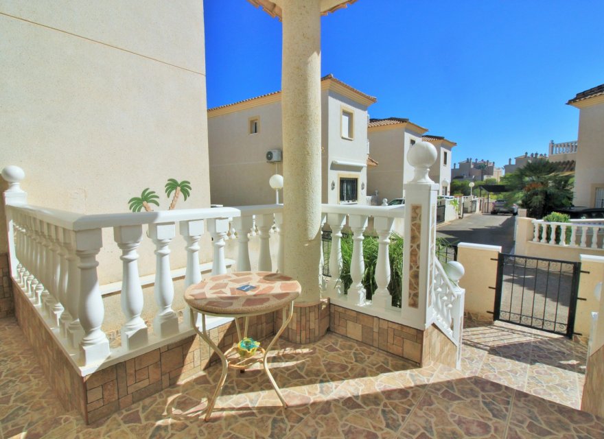 Resale - Villa - Orihuela Costa - Playa Flamenca