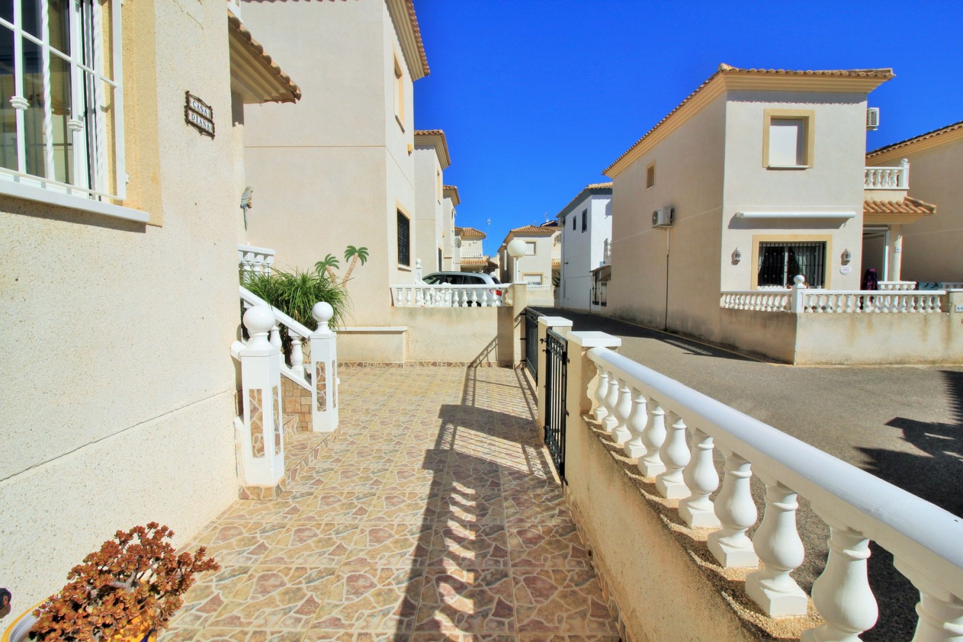 Resale - Villa - Orihuela Costa - Playa Flamenca