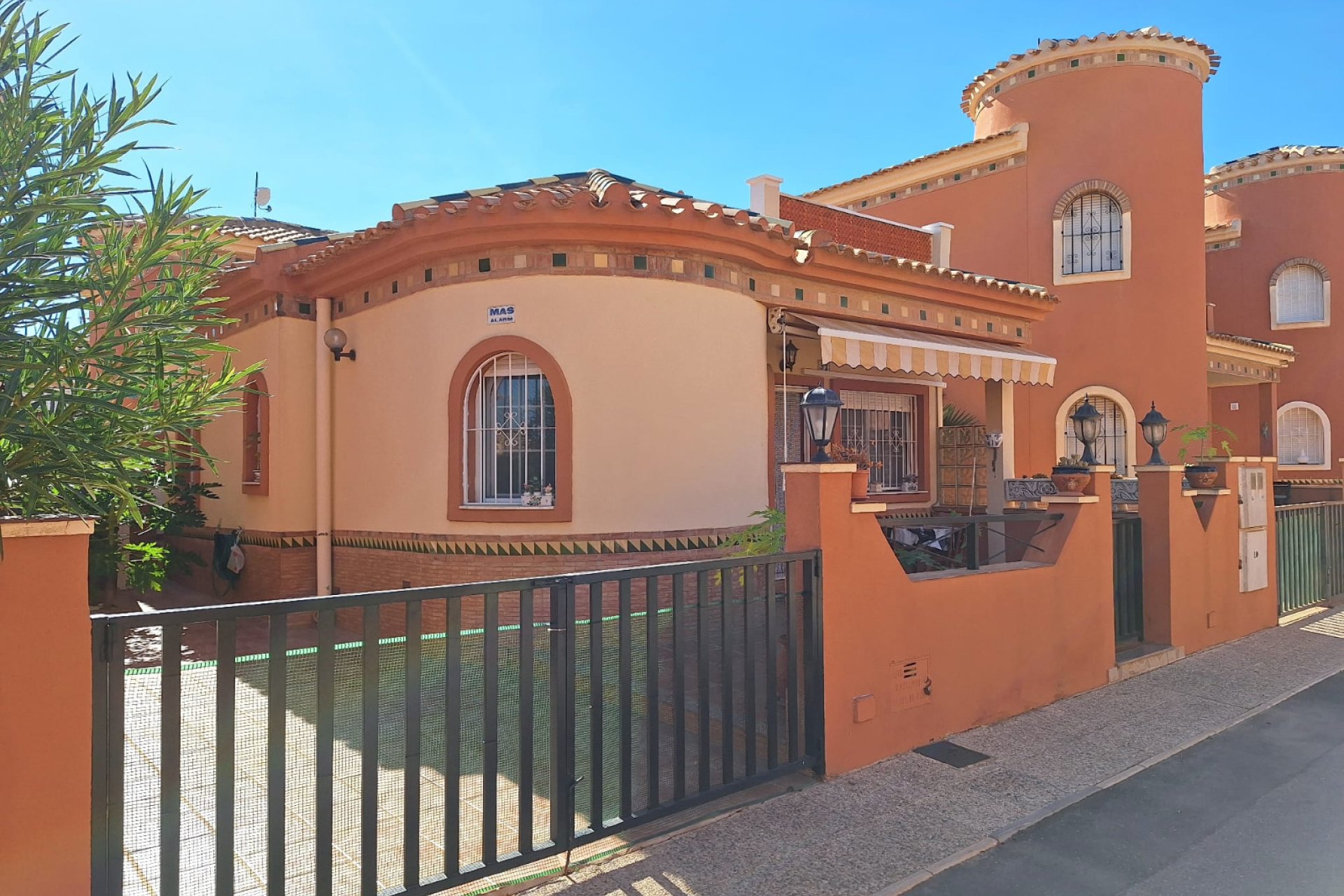 Resale - Villa - Orihuela Costa - Playa Flamenca