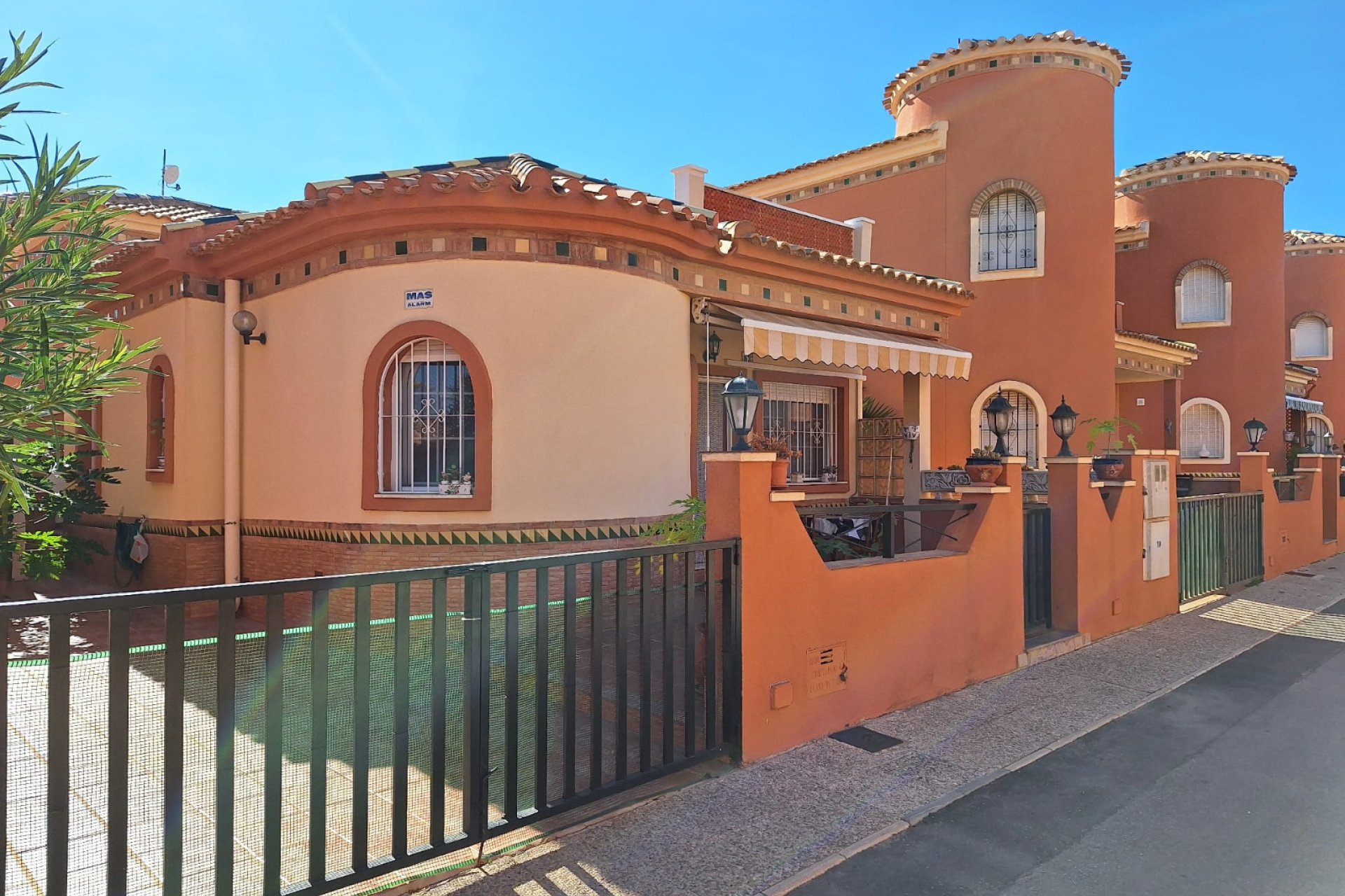 Resale - Villa - Orihuela Costa - Playa Flamenca