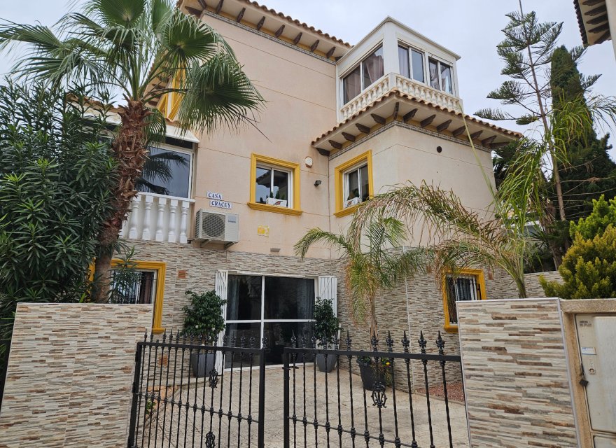 Resale - Villa - Orihuela Costa - Playa Flamenca