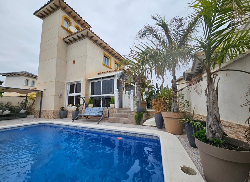 Resale - Villa - Orihuela Costa - Playa Flamenca