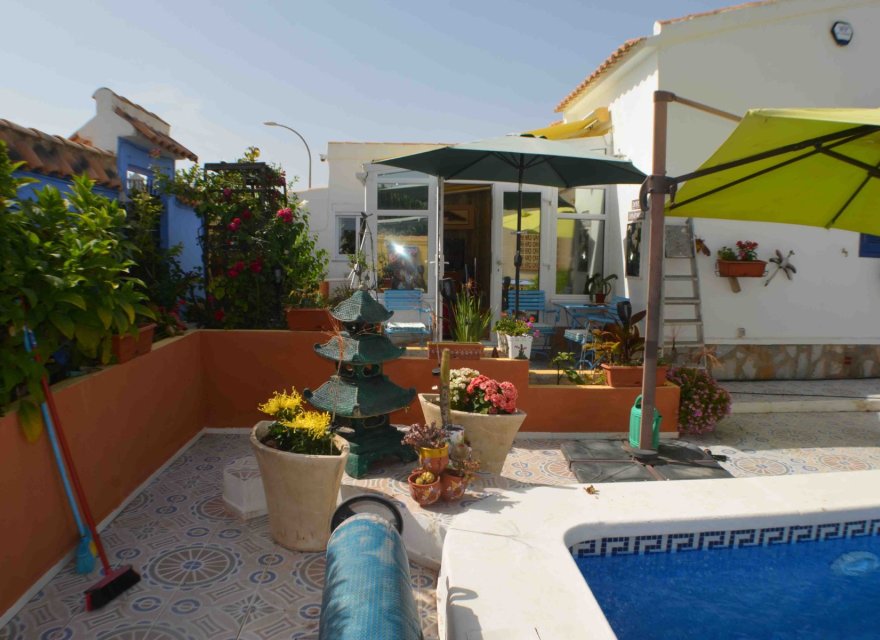 Resale - Villa - Orihuela Costa - Playa Flamenca