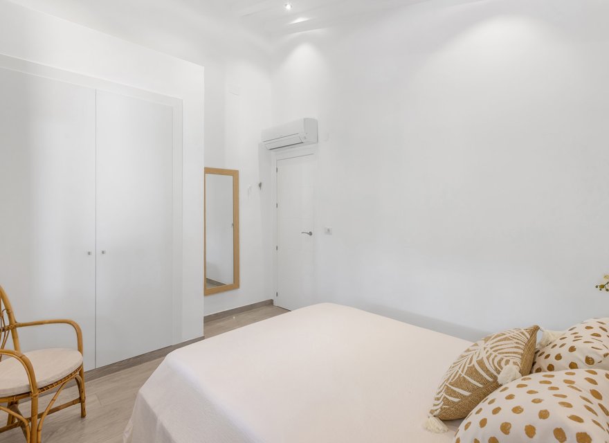 Resale - Villa - Orihuela Costa - Punta Prima