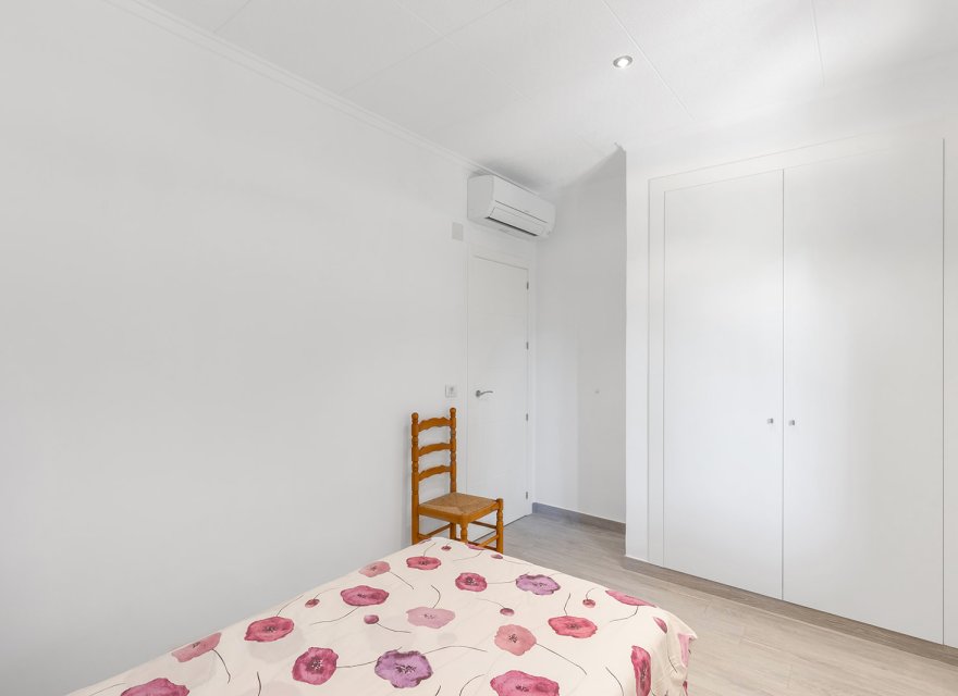 Resale - Villa - Orihuela Costa - Punta Prima