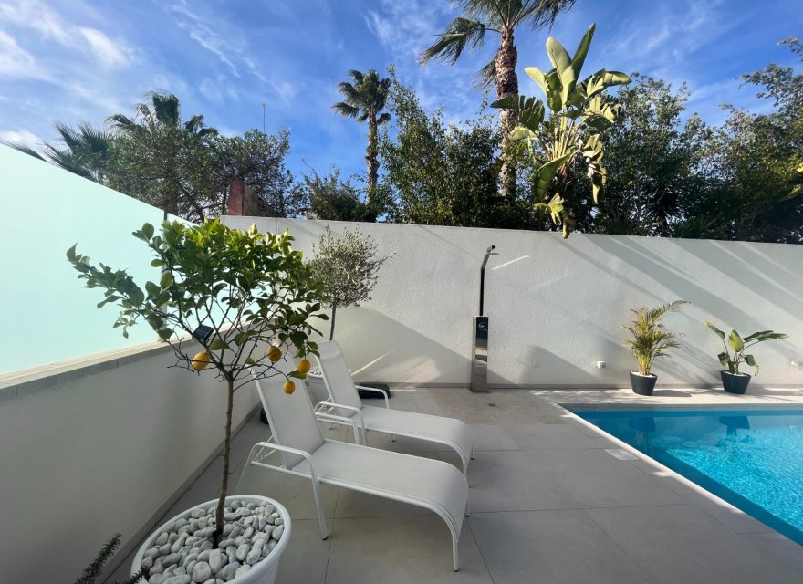 Resale - Villa - Orihuela Costa - Punta Prima