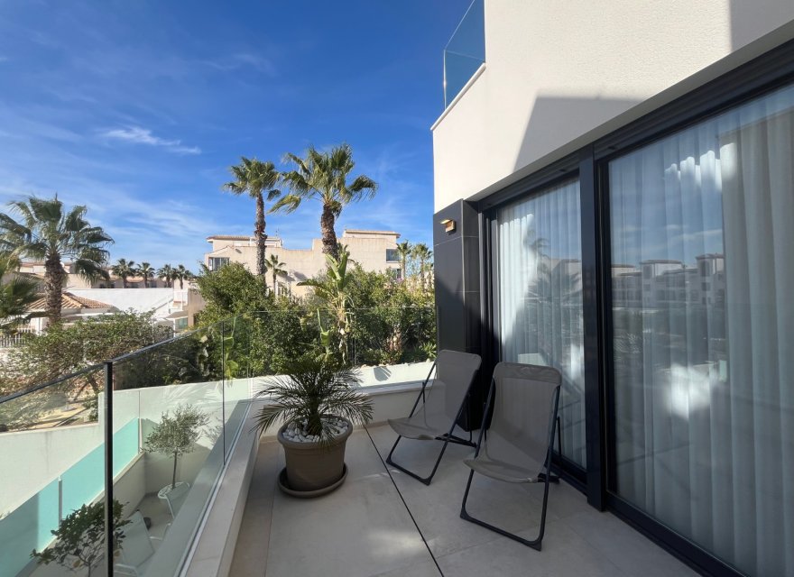 Resale - Villa - Orihuela Costa - Punta Prima