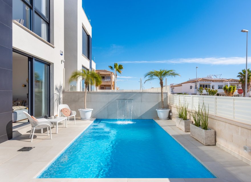 Resale - Villa - Orihuela Costa - Punta Prima