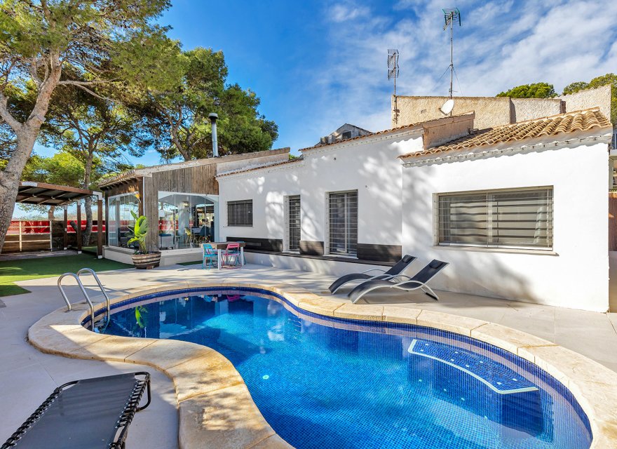 Resale - Villa - Orihuela Costa - Punta Prima