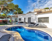 Resale - Villa - Orihuela Costa - Punta Prima